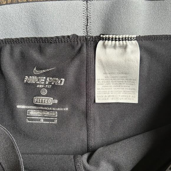 Nike Pro Dri-Fit Crop Leggings Women’s Large Black Fitted Capris Workout - Picture 3 of 6